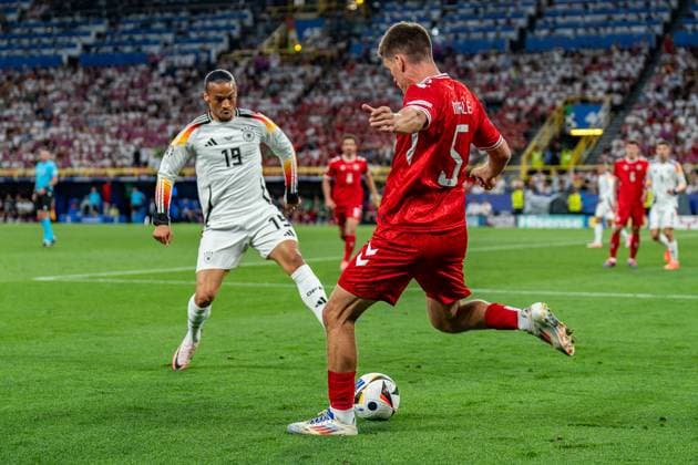 Joakim Maehle (Daenemark 05) Leroy Sane (Deutschland 19) Deutschland vs. Daenemark, Herren, Fussball, Achtelfinale, EURO 2024, 29.06.2024, Europameisterschaft Deutschland vs. Daenemark, Herren, Fussball, Achtelfinale, EURO 2024, 29.06.2024, Europameisterschaft Dortmund Copyright: xEibner-Pressefoto BahhoxKarax EP_GER