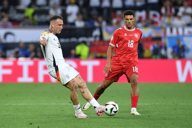 Fußball UEFA EURO, EM, Europameisterschaft,Fussball 2024 Achtelfinale Deutschland - Dänemark am 29.06.2024 im BVB Stadion Dortmund in Dortmund David Raum ( Deutschland ), links - Alexander Bah ( Dänemark ), rechts