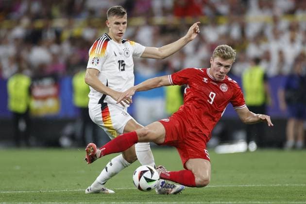 DORTMUND, BVB Stadium, 29-06-2024 , European Football Championship Euro2024, Round of 16 match no.37 between Germany and Denmark. (L-R) Germany player Nico Schlotterbeck, Denmark player Rasmus Hojlund Germany - Denmark (Euro2024)  x25631294x Copyright: