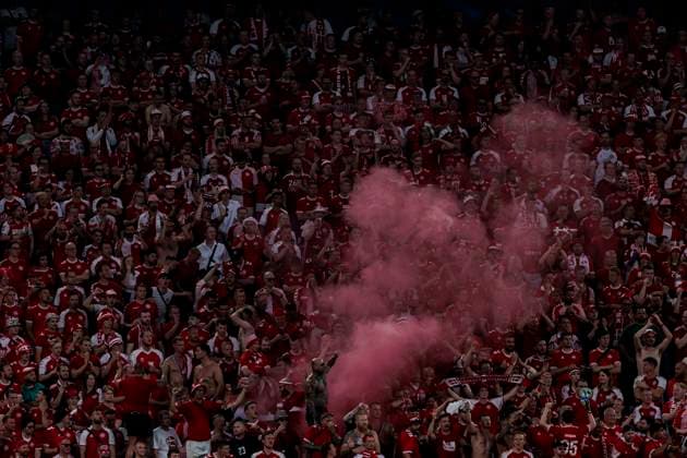 UEFA EURO, EM, Europameisterschaft,Fussball 2024: Deutschland - Dänemark; 29.06.2024 Die dänischen Fans zünden Pyrotechnik. UEFA EURO 2024: Deutschland - Dänemark; BVB Stadion Dortmund, Dortmund am 29.06.2024 Copyright: xBEAUTIFULxSPORTS Wunderlx