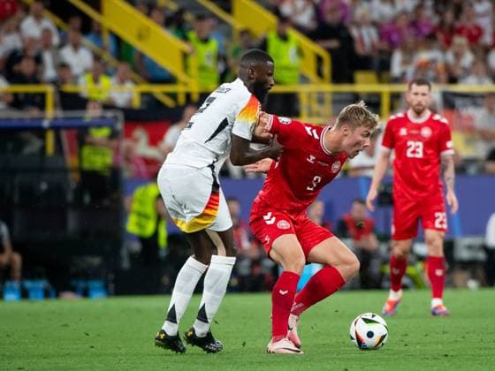 Rasmus Winther Hojlund (Daenemark, 09) im Zweikampf mit Antonio Ruediger (Deutschland, 02), GER, Germany (GER) vs Denmark (DEN), Fussball Europameisterschaft, UEFA EURO, EM, Europameisterschaft,Fussball 2024, Round of 16, 29.06.2024 GER, Germany (GER) vs Denmark (DEN), Fussball Europameisterschaft, UEFA EURO 2024, Round of 16, 29.06.2024 Dortmund Copyright: xEibner-Pressefoto Memmlerx EP_MMR