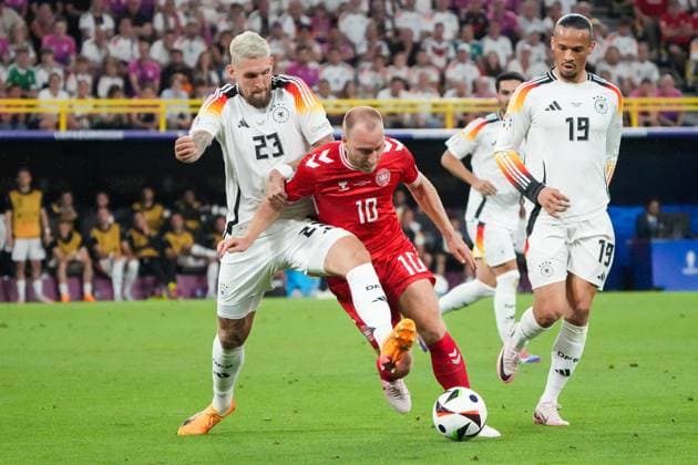 Robert Andrich (Deutschland Germany, 23) im Zweikampf mit Christian Eriksen (Dänemark, Denmark, 10) - Dortmund 29.06.2024: Deutschland vs. Dänemark, EURO2024 M37, Achtelfinale, EM-Arena Dortmund