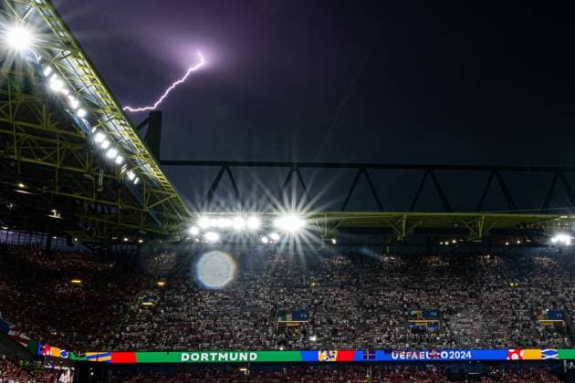 240629 Lightning during the UEFA EURO, EM, Europameisterschaft,Fussball 2024 Football Championship round of 16 match between Germany and Denmark on June 29, 2024 in Dortmund. Photo: Jesper Zerman BILDBYRAN kod JZ JZ0545 fotboll football soccer fotball fotbolls-em europamästerskap em uefa euro uefa european football championship euro 2024 tyskland germany danmark denmark bbeng arena Copyright: JESPERxZERMAN BB240629JZ052