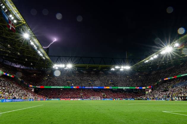 240629 Lightning during the UEFA EURO, EM, Europameisterschaft,Fussball 2024 Football Championship round of 16 match between Germany and Denmark on June 29, 2024 in Dortmund. Photo: Jesper Zerman BILDBYRAN kod JZ JZ0545 fotboll football soccer fotball fotbolls-em europamästerskap em uefa euro uefa european football championship euro 2024 tyskland germany danmark denmark bbeng arena Copyright: JESPERxZERMAN BB240629JZ053