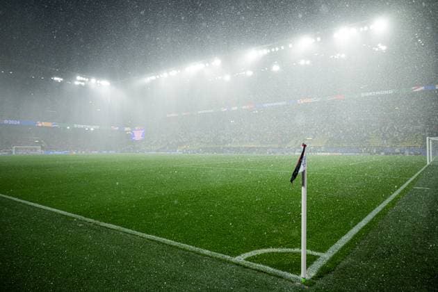 240629 Heavy rain during the UEFA EURO, EM, Europameisterschaft,Fussball 2024 Football Championship round of 16 match between Germany and Denmark on June 29, 2024 in Dortmund. Photo: Jesper Zerman BILDBYRAN kod JZ JZ0545 fotboll football soccer fotball fotbolls-em europamästerskap em uefa euro uefa european football championship euro 2024 tyskland germany danmark denmark bbeng Copyright: JESPERxZERMAN BB240629JZ061