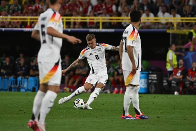 29.06.2024, xpsx, Fussball EM 2024 1 8 Finale, Deutschland - Dänemark emspor, v.l. Toni Kroos (Deutsche Fussball Nationalmannschaft DFB) (DFL DFB REGULATIONS PROHIBIT ANY USE OF PHOTOGRAPHS as IMAGE SEQUENCES and or QUASI-VIDEO) Dortmund