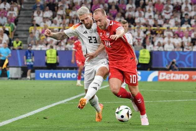 v. li. im Zweikampf Robert Andrich 23 (Germany) Christian Eriksen 10 (Denmark) 29.06.2024 Fussball Europameisterschaft in Deutschland Deutschland vs Denmark, Signal Iduna Park, Dortmund, NRW Germany