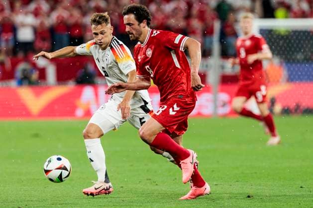 UEFA EURO, EM, Europameisterschaft,Fussball 2024: Deutschland - Dänemark; 29.06.2024 Thomas Joseph Delaney (Dänemark, 8), Joshua Kimmich (Deutschland, 6). UEFA EURO 2024: Deutschland - Dänemark; BVB Stadion Dortmund, Dortmund am 29.06.2024 Copyright: xBEAUTIFULxSPORTS Wunderlx