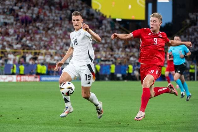 Nico Schlotterbeck (Deutschland, 15) im Zweikampf mit Rasmus Winther Hojlund (Daenemark, 09), GER, Germany (GER) vs Denmark (DEN), Fussball Europameisterschaft, UEFA EURO, EM, Europameisterschaft,Fussball 2024, Round of 16, 29.06.2024 GER, Germany (GER) vs Denmark (DEN), Fussball Europameisterschaft, UEFA EURO 2024, Round of 16, 29.06.2024 Dortmund Copyright: xEibner-Pressefoto Memmlerx EP_MMR