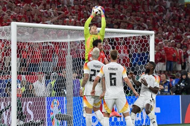 Strafraumszene, Manuel Neuer 1 (Germany) vereitelt Torchance von Thomas Delaney 8 (Denmark) 29.06.2024 Fussball Europameisterschaft in Deutschland Deutschland vs Denmark, Signal Iduna Park, Dortmund, NRW Germany