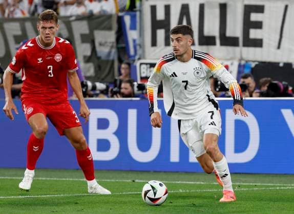 29.06.2024, Fussball, Euro 2024, Achtelfinale, Deutschland – Daenemark, GER, Dortmund, BVB Stadion Bild: v. li. Jannik Vestergaard (Denmark, 3) und Kai Havertz (Germany, 7) Copyright: HMBxMedia xHeikoxBecker