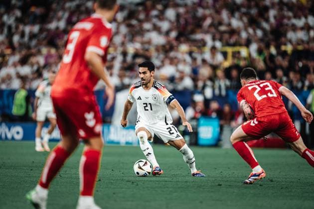 Fußball Herren UEFA-Fußball-Europameisterschaft 2024 Achtelfinale Deutschland vs. Dänemark 29.06.2024 Ilkay Gündogan ( 21, Deutschland) am Ball Dortmund BVB Stadion Dortmund Nordrhein-Westfalen Deutschland