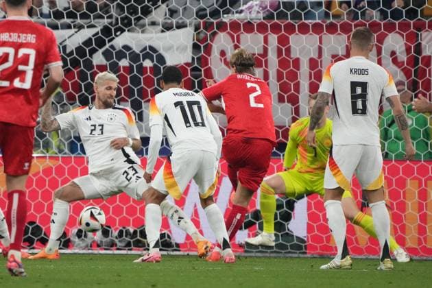 Joachim Andersen (Dänemark, Denmark, 02) erzielt das Tor zum 0:1, aber Abseits - Dortmund 29.06.2024: Deutschland vs. Dänemark, EURO2024 M37, Achtelfinale, EM-Arena Dortmund