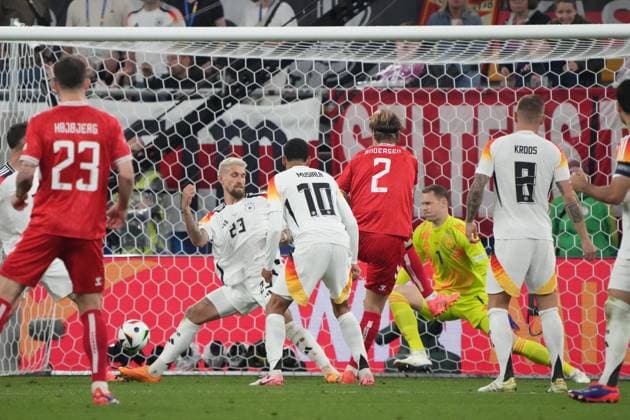 Joachim Andersen (Dänemark, Denmark, 02) erzielt das Tor zum 0:1, aber Abseits - Dortmund 29.06.2024: Deutschland vs. Dänemark, EURO2024 M37, Achtelfinale, EM-Arena Dortmund