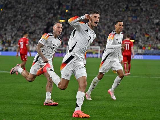 29.06.2024, Fussball UEFA EURO, EM, Europameisterschaft,Fussball 2024, Achtelfinale, Deutschland - Dänemark, in der BVB-Arena Dortmund, Torjubel v.l. David Raum (Deutschland), Kai Havertz (Deutschland) und Jamal Musiala (Deutschland)