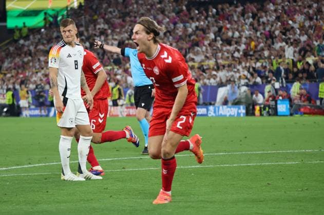 29.06.2024, Fussball, Herren, UEFA Europameisterschaft 2024, Achtelfinale, Deutschland - Dänemark, Torjubel zum vermeintlichen 0:1, Torschütze: Joachim Andersen (Daenemark) Dortmund Signal-Iduna-Park Nordrhein-Westfalen Deutschland (DE) Copyright: xSebastianxBachx