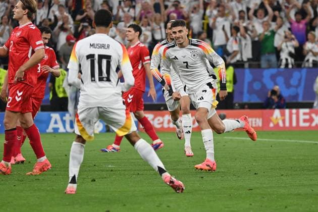 29.06.2024, xjrdrx, Fussball EM 2024 1 8 Finale, Deutschland - Dänemark emspor, v.l. Torjubel nach dem Tor zum celebrating the goal celebrate 1:0 durch Kai Havertz (Deutsche Fussball Nationalmannschaft DFB) Handelfmeter Elfmeter (UEFA REGULATIONS PROHIBIT ANY USE OF PHOTOGRAPHS as IMAGE SEQUENCES and or QUASI-VIDEO) Dortmund
