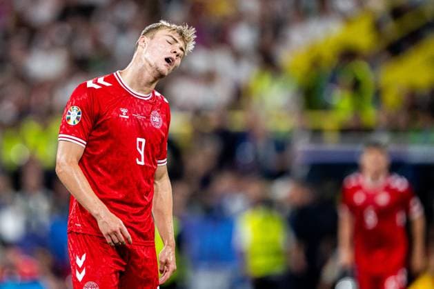 240629 Rasmus Hojlund of Denmark looks dejected during the UEFA EURO, EM, Europameisterschaft,Fussball 2024 Football Championship round of 16 match between Germany and Denmark on June 29, 2024 in Dortmund. Photo: Jesper Zerman BILDBYRAN kod JZ JZ0545 fotboll football soccer fotball fotbolls-em europamästerskap em uefa euro uefa european football championship euro 2024 tyskland germany danmark denmark bbeng dejected depp Copyright: JESPERxZERMAN BB240629JZ106