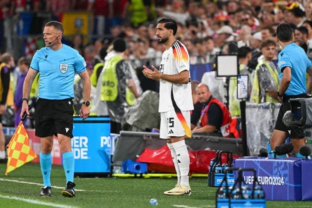 Fußball, Herren, Saison 2023 24, Euro EM 2024 (Achtelfinale in Dortmund), Deutschland - Dänemark, Emre Can (Deutschland) mit Gebet vor Einwechslung , 29.06. 2024, Copyright: xMatthiasxKochx