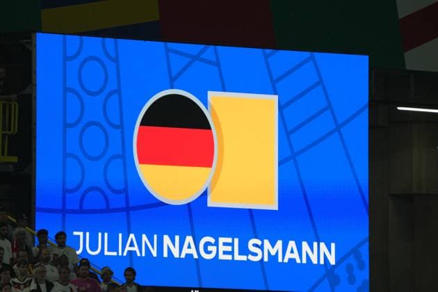 Gelb für Bundestrainer Julian Nagelsmann (Deutschland Germany) - Dortmund 29.06.2024: Deutschland vs. Dänemark, EURO2024 M37, Achtelfinale, EM-Arena Dortmund