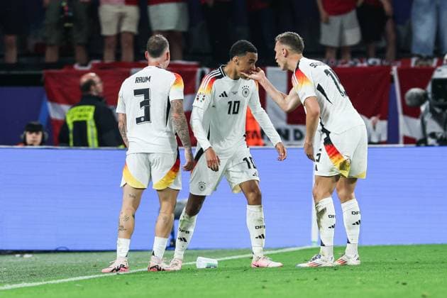Fussball, UEFA EURO, EM, Europameisterschaft,Fussball 2024 Achtelfinale Deutschland - Dänemark 29.06.2024, BVB Stadium Dortmund Torjubel Deutschland Jamal Musiala (Deutschland, 10)freut sich nach seinem Tor zum 2-0 mit David Raum (Deutschland, 3) Nico Schlotterbeck (Deutschland, 15) Dortmund BVB Stadium Dortmund Nordrhein-Westfahlen Deutschland