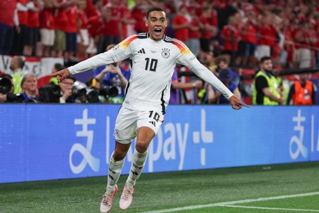 EM 2024: Deutschland - Dänemark am 29.06.2024 in dem BVB Stadion Dortmund in Dortmund Jubel, Torjubel, Torschuetze, Torschütze Jamal Musiala (Deutschland 10) jubelt nach seinem Tor zum 2 zu 0