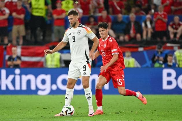 Fußball, Herren, Saison 2023 24, Euro EM 2024 (Achtelfinale in Dortmund), Deutschland - Dänemark, Niclas Füllkrug Fuellkrug (Deutschland) und Christian Nörgaard Noergaard (Dänemark) im Zweikampf , 29.06. 2024, Copyright: xMatthiasxKochx
