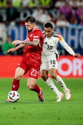 UEFA EURO, EM, Europameisterschaft,Fussball 2024: Deutschland - Dänemark; 29.06.2024 Pierre-Emile Hojbjerg (Dänemark, 23), Jamal Musiala (Deutschland, 10). UEFA EURO 2024: Deutschland - Dänemark; BVB Stadion Dortmund, Dortmund am 29.06.2024 Copyright: xBEAUTIFULxSPORTS Wunderlx