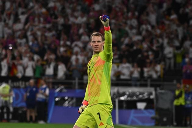 29.06.2024, xpsx, Fussball EM 2024 1 8 Finale, Deutschland - Dänemark emspor, v.l. Torjubel nach dem Tor zum celebrating the goal celebrate 2:0 durch Jamal Musiala (Deutsche Fussball Nationalmannschaft DFB) bei Manuel Neuer (Deutsche Fussball Nationalmannschaft DFB) (DFL DFB REGULATIONS PROHIBIT ANY USE OF PHOTOGRAPHS as IMAGE SEQUENCES and or QUASI-VIDEO) Dortmund