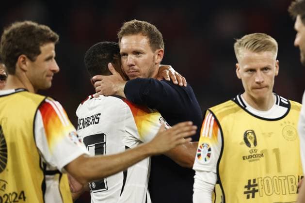 Dortmund - (l-r) Benjamin Henrichs of Germany, Germany coach Julian Nagelsmann celebrates the 2-0 victory after the UEFA EURO, EM, Europameisterschaft,Fussball 2024 round of 16 match between Germany and Denmark at the BVB Stadium Dortmund on June 29, 2024 in Dortmund, Germany. ANP Hollandse Hoogte MAURICE VAN STEEN UEFA EURO 2024 2024 xVIxANPxSportx xVanxSteenxFotografiexIVx 502372943 originalFilename: 502372943.jpg