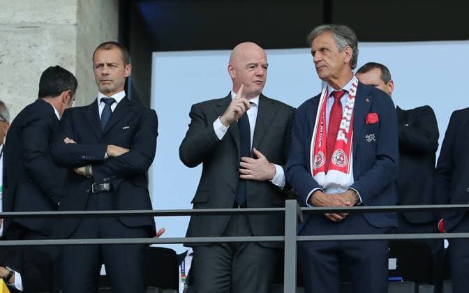 Aleksander Ceferin (Präsident UEFA), Gianni Infantino (Präsident FIFA), Dominique Blanc (Präsident SFV) auf der Tribüne Fußball Fussball Europameisterschaft Euro 2024 EM Herren Saison 2023 2024 29.06.2024 Schweiz SUI vs. Italien ITA in Berlin DFL regulations prohibit any use of photographs as image sequences and or quasi-video.
