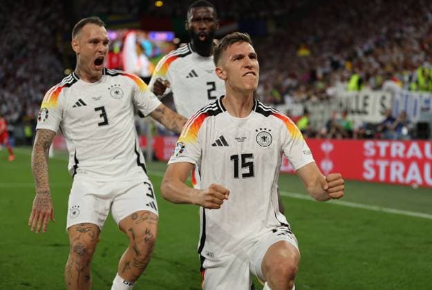 29.06.2024, Fussball Europameisterschaft, UEFA EURO, EM, Europameisterschaft,Fussball 2024, Deutschland - Dänemark, Achtelfinale, BVB Stadion Dortmund, v.l., Torjubel zum aberkannten 1:0 durch Nico Schlotterbeck (Deutschland), Goal celebration, celebrate the goal Copyright: HMBxMedia