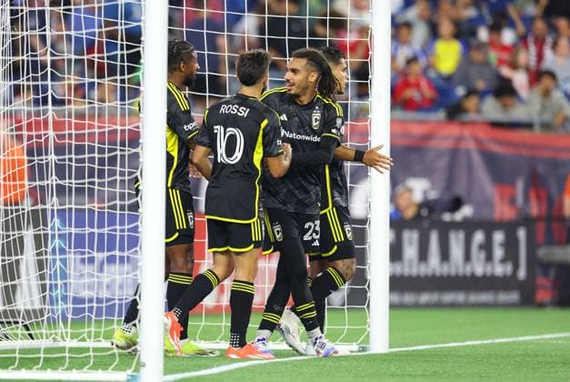 June 29, 2024; Foxborough, MA, USA; Columbus Crew celebrate a goal during the MLS, Fussball Herren, USA match between Columbus Crew and New England Revolution. CSM Foxborough United States - ZUMAc04_ 20240629_zma_c04_072 Copyright: xAnthonyxNesmithx