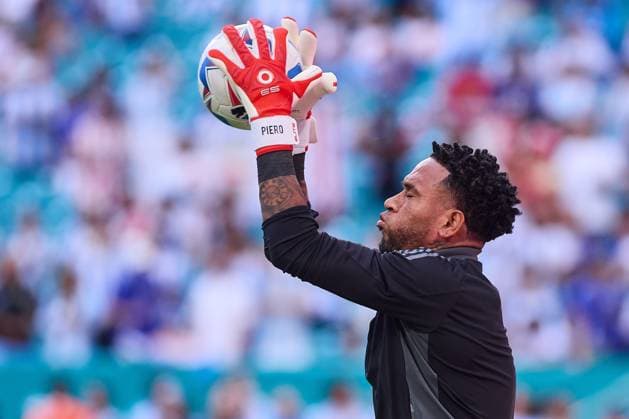 RECORD DATE NOT STATED Copa America USA 2024 Argentina vs Peru Pedro Gallese of Peru during the CONMEBOL Copa America 2024 group A match between Argentina and Peru, at Hard Rock Stadium, on June 29, 2024 in Miami Gardens, Florida, United States. MIAMI GARDENS FLORIDA UNITED STATES  Copyright: xJONATHANxDUENASx 20240629182723_CA_GA_2024_ARG_PER_GALLESE22