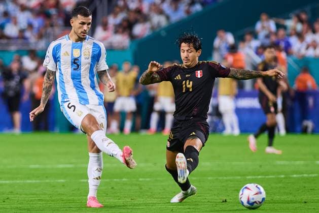 _CA_GA_2024_ARG_PER_ during the CONMEBOL Copa America 2024 group A match between Argentina and Peru, at Hard Rock Stadium, on June 29, 2024 in Miami Gardens, Florida, United States. MIAMI GARDENS FLORIDA UNITED STATES  Copyright: xJONATHANxDUENASx 20240629203324_CA_GA_2024_ARG_PER_156