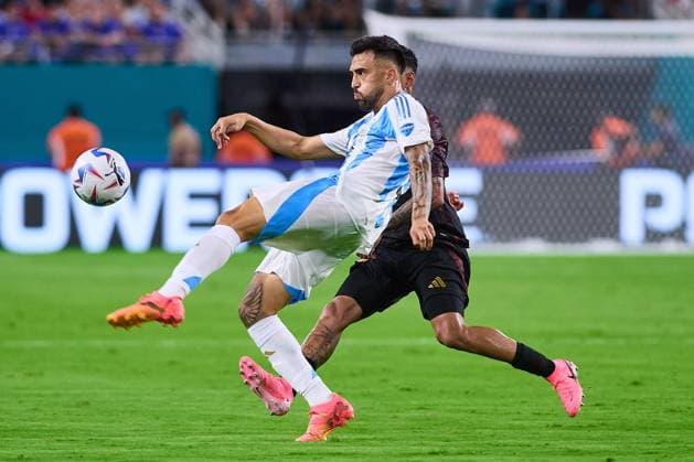 RECORD DATE NOT STATED Copa America USA 2024 Argentina vs Peru during the CONMEBOL Copa America 2024 group A match between Argentina and Peru, at Hard Rock Stadium, on June 29, 2024 in Miami Gardens, Florida, United States. MIAMI GARDENS FLORIDA UNITED STATES  Copyright: xJONATHANxDUENASx 20240629203331_CA_GA_2024_ARG_PER_161