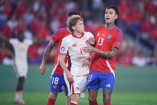 RECORD DATE NOT STATED Copa America USA 2024 Canada 0-0 Chile Jacob Shaffelburg (L) of Canada and Erick Pulgar (R) of Chile during the CONMEBOL Copa America 2024 group A match between Canada and Chile, at Inter-Co Stadium, on June 29, 2024 in Orlando, Florida, United States. ORLANDO FLORIDA UNITED STATES  Copyright: xJosexLuisxMelgarejox 20240629203305_CA_GA_2024_CAN_CHI_PULGAR80