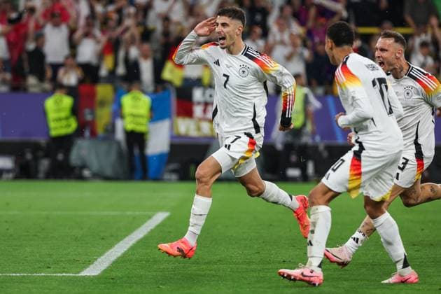 EM 2024: Deutschland - Dänemark am 29.06.2024 in dem BVB Stadion Dortmund in Dortmund Jubel, Torjubel, Torschuetze, Torschütze Kai Havertz (Deutschland 7) jubelt nach seinem Tor zum 1 zu 0 mit Jamal Musiala (Deutschland 10) und David Raum (Deutschland 3)
