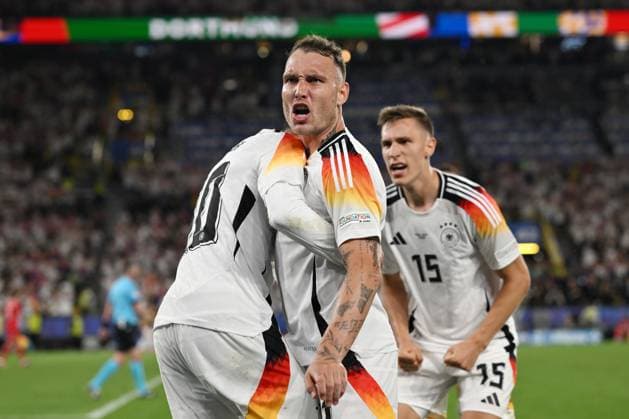 Jubel 2:0 Jamal Musiala (Deutschland), David Raum (Deutschland), Nico Schlotterbeck (Deutschland), v.li. 29.06.2024, Fussball Europameisterschaft 2024, Achtelfinale Deutschland - Dänemark 2:0 Dortmund Nordrhein Westfalen Deutschland