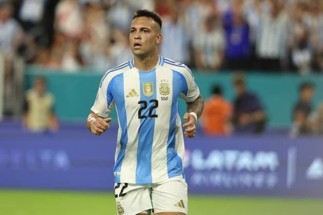 Argentina s forward Lautaro Martinez celebrates after scoring a goal against Peru during the Copa America USA 2024, group A, match between Argentina and Peru, at Hard Rock stadium in Miami, on June 29, 2024. MIAMI UNITED STATES Copyright: xALEJANDROxPAGNIx