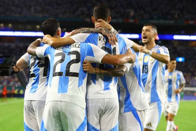 Argentina s forward Lautaro Martinez celebrates after scoring the team™s second goal against Peru during the Copa America USA 2024, group A, match between Argentina and Peru, at Hard Rock stadium in Miami, on June 29, 2024. MIAMI UNITED STATES Copyright: xALEJANDROxPAGNIx