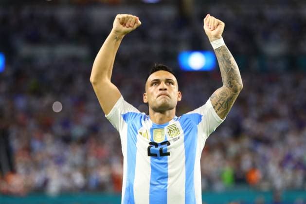Argentina s forward Lautaro Martinez celebrates after scoring the team™s second goal against Peru during the Copa America USA 2024, group A match between Argentina and Peru, at Hard Rock stadium in Miami, on June 29, 2024. MIAMI UNITED STATES Copyright: xALEJANDROxPAGNIx