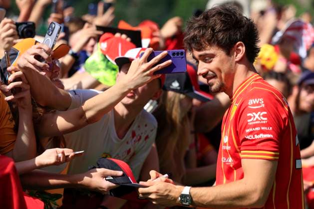 FORMULA 1 - GP of Austria 2024 SPIELBERG,AUSTRIA,30.JUN.24 - MOTORSPORTS, FORMULA 1 - Grand Prix of Austria, Red Bull Ring. Image shows Charles Leclerc (MON Ferrari) and fans.  GEPAxpictures xMarioxBuehner-Weinrauch