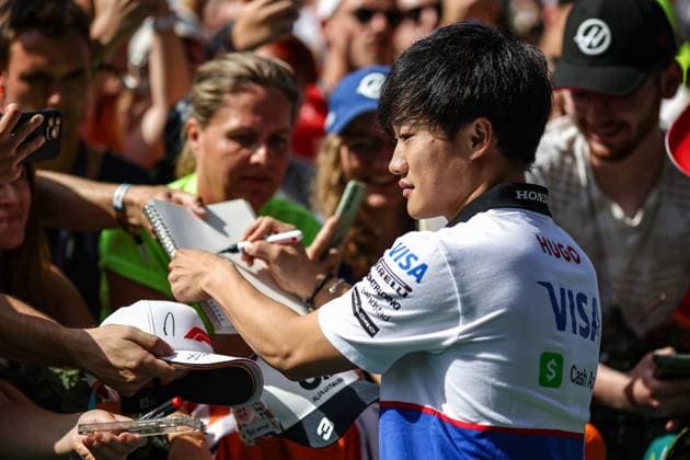 TSUNODA Yuki (jap), Visa Cash App RB F1 Team VCARB 01, portrait spectators, fans during the Formula 1 Qatar Airways Austrian Grand Prix 2024, 11th round of the 2024 Formula One World Championship, WM, Weltmeisterschaft from June 28 to 30, 2024 on the Red Bull Ring, in Spielberg, Austria - F1 - AUSTRIAN GRAND PRIX 2024 DPPI Panoramic  240630_R11_AUSTRIA_DP_XB3_0019