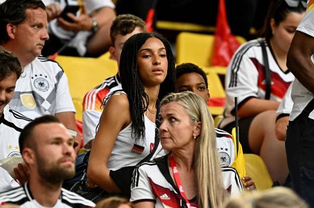 29.06.2024, xscotx, Fussball EM 2024 Achtelfinale, Deutschland - Dänemark, emspor, v.l. Aaliyah (Freundin von Florian Wirtz) Dortmund