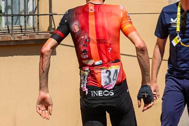 Sport Themen der Woche KW26 Sport Bilder des Tages Tour de France 2024 - Stage 02 BOLOGNA, ITALY - JUNE 30 : De Plus Laurens (BEL) of INEOS Grenadiers in a crash during stage 2 of the 111th edition of the Tour de France 2024 cycling race, a stage of 199 kms with start in Cesenatico and finish in Bologna on June 30, 2024 in Bologna, Italy, 30 06 2024 Bologna Italy  Copyright: xJanxDexMeuleneirx