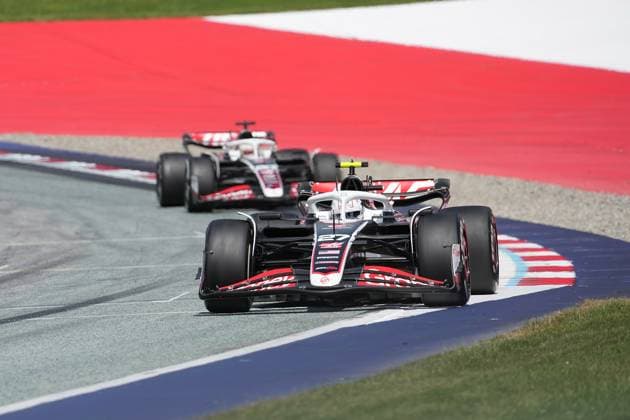 Formel 1 Großer Preis von Österreich 2024 30.06.2024, Red Bull Ring, Spielberg, Formel 1 Großer Preis von Österreich 2024 , im Bild Nico Hülkenberg (DEU), Haas F1 Team, Kevin Magnussen (DNK)