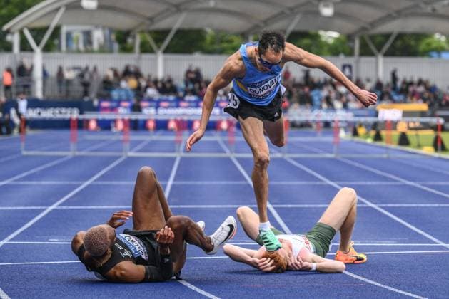 Sport Themen der Woche KW26 Sport Bilder des Tages Microplus UK Athletics Championships Day 2 Efekemo Okoro, Tyri Donovan and Alastair Chalmers at the finish line during the Microplus UK Athletics Championships Day 2 at Manchester Regional Arena, Manchester, United Kingdom, 30th June 2024 (Photo by Craig Thomas News Images) Manchester Manchester Regional Arena Lancashire United Kingdom Copyright: xCraigxThomas NewsxImagesx