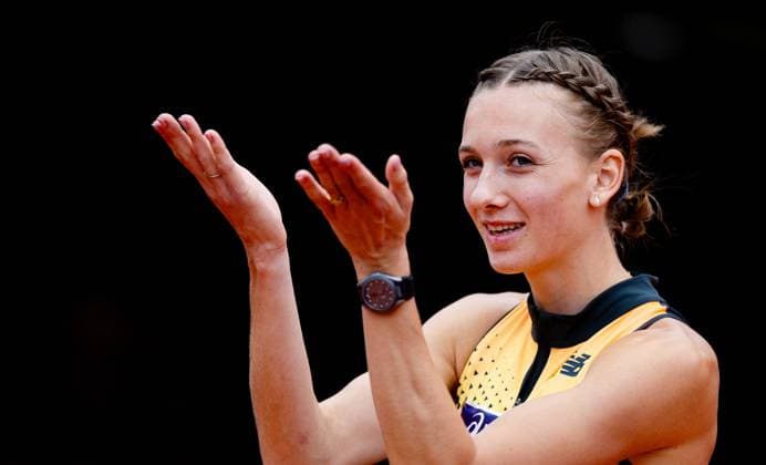Sport Themen der Woche KW26 Sport Bilder des Tages HENGELO - Femke Bol during the final on the 200 meters on the third day of the National Athletics Championships in the FBK Stadium. ANP IRIS VAN DEN BROEK xVIxANPxSportx xxANPxIVx 502437577 originalFilename: 502437577.jpg