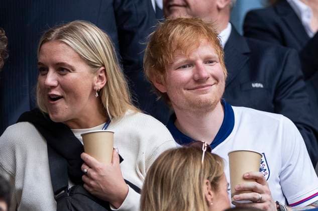 EURO 2024, England - Slowakei, Ed Sheeran unter den Zuschauern UEFA EURO, EM, Europameisterschaft,Fussball 2024: England - Slowakei; 30.06.2024 Musiker Ed Sheeran auf der Tribüne. UEFA EURO 2024: England - Slowakei; Arena AufSchalke, Gelsenkirchen am 30.06.2024 Copyright: xBEAUTIFULxSPORTS Meuselx